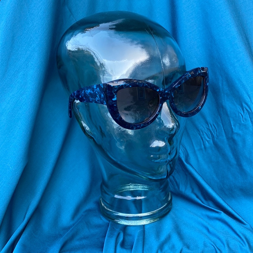 Wildfox Kitten sunglasses in blue midnight